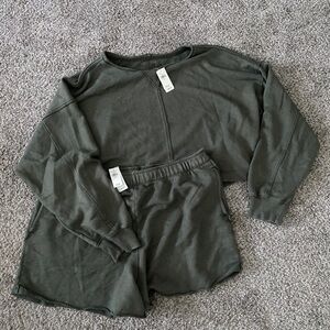 Aerie beach party short and cropped sweatshirt set
